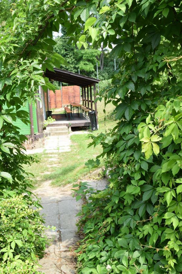 Árnyas Park Apartmanház Bed and Breakfast Balatonalmádi Exterior foto